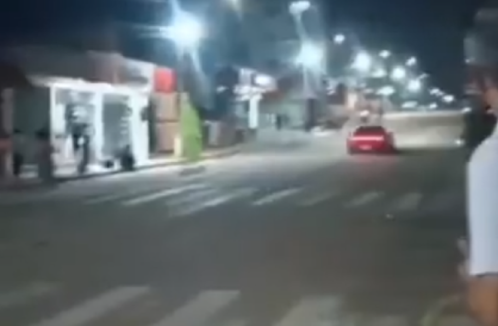 Mulher morre atropelada por Porsche durante exibição de automóveis em SC; duas pessoas ficam feridas