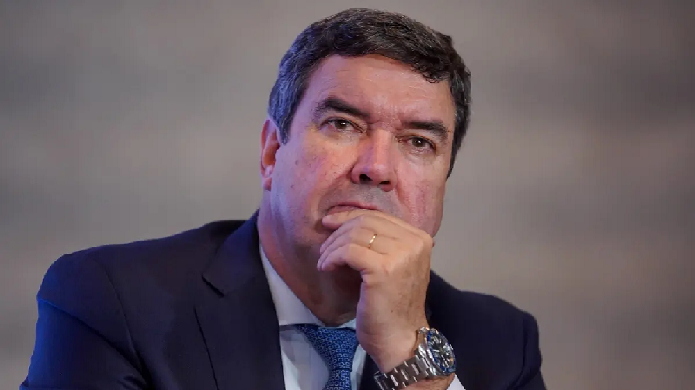 Último governador do PSDB, Eduardo Riedel assina filiação ao PP
