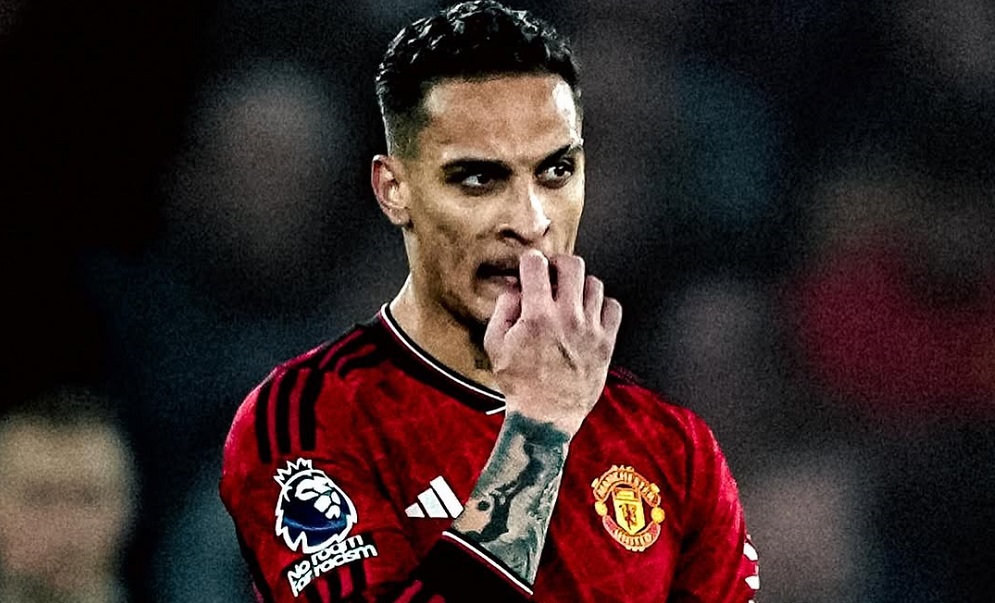 Técnico do Manchester United deixa portas abertas para Antony