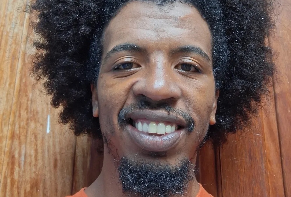 Homem negro é morto a tiros após entrar com cachorro em supermercado no ABC