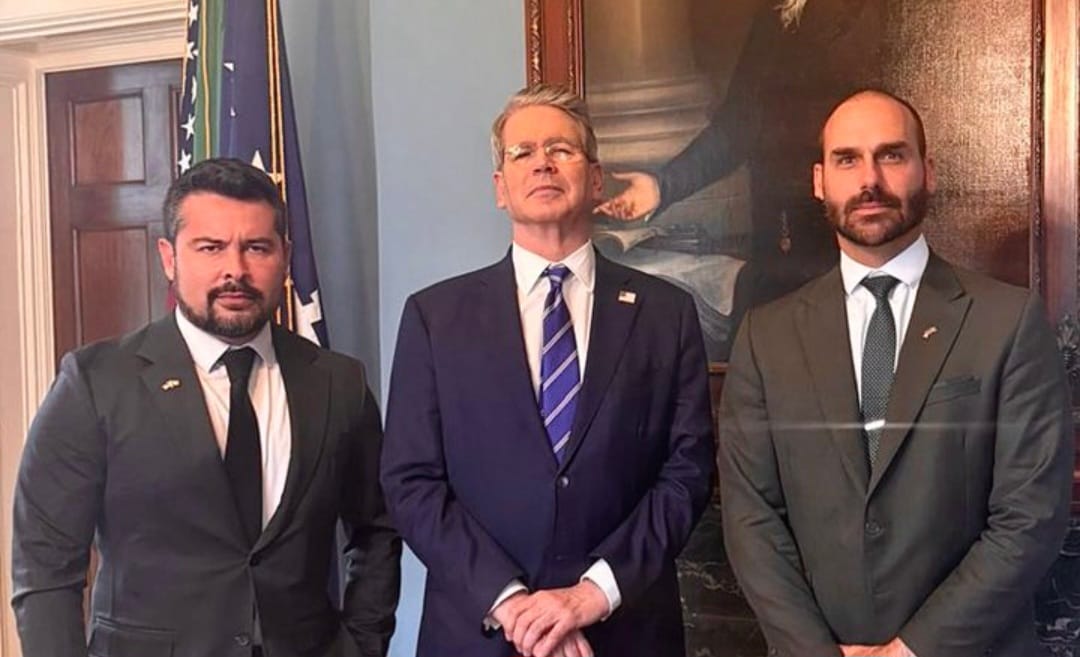 Eduardo Bolsonaro se reuniu com Bessent no dia que americano cancelou com Haddad