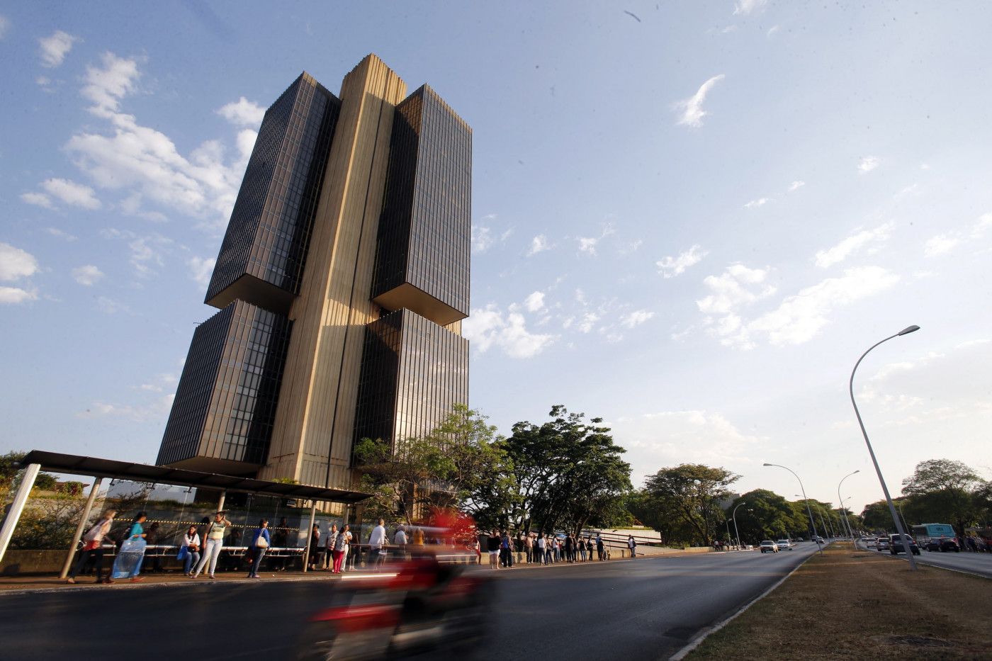 Banco Central projeta desaceleração do PIB e inflação acima da meta até 2028