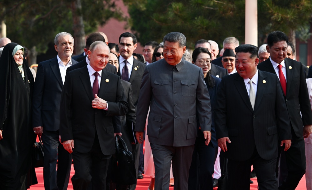Putin e Xi Jinping discutem longevidade e acordos bilaterais em evento militar