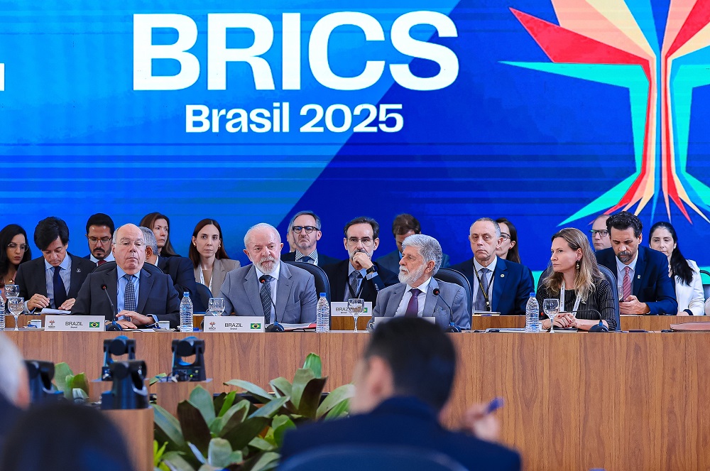 Brasil convoca reunião virtual de líderes do Brics para próxima segunda-feira