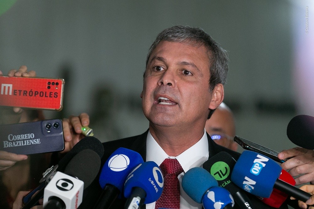 Lindbergh Farias garante que anistia não será pautada durante julgamento de Bolsonaro no STF