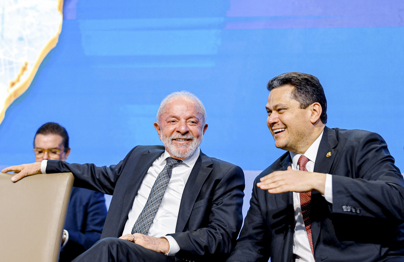 Em reunião com Lula, Davi Alcolumbre apadrinha Celso Sabino e tenta segurar ministro no Turismo