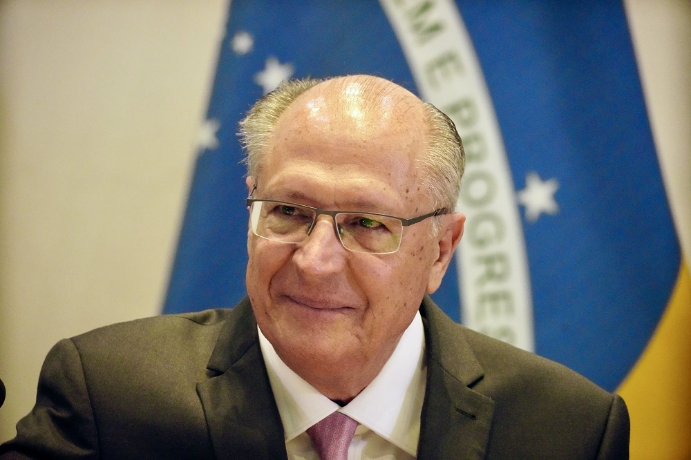 Alckmin afirma que o caminho para o entendimento entre Brasil e EUA passa por diálogo e negociação
