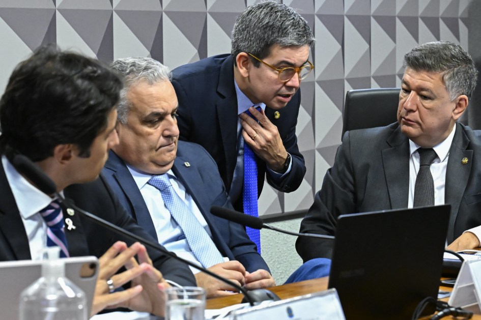 Comissão Parlamentar Mista de Inquérito do INSS - 2025 (CPMI - INSS) realiza reunião para ouvir depoimento de advogado apontado como peça-chave de investigação da fraude no Instituto Nacional do Seguro Social (INSS).