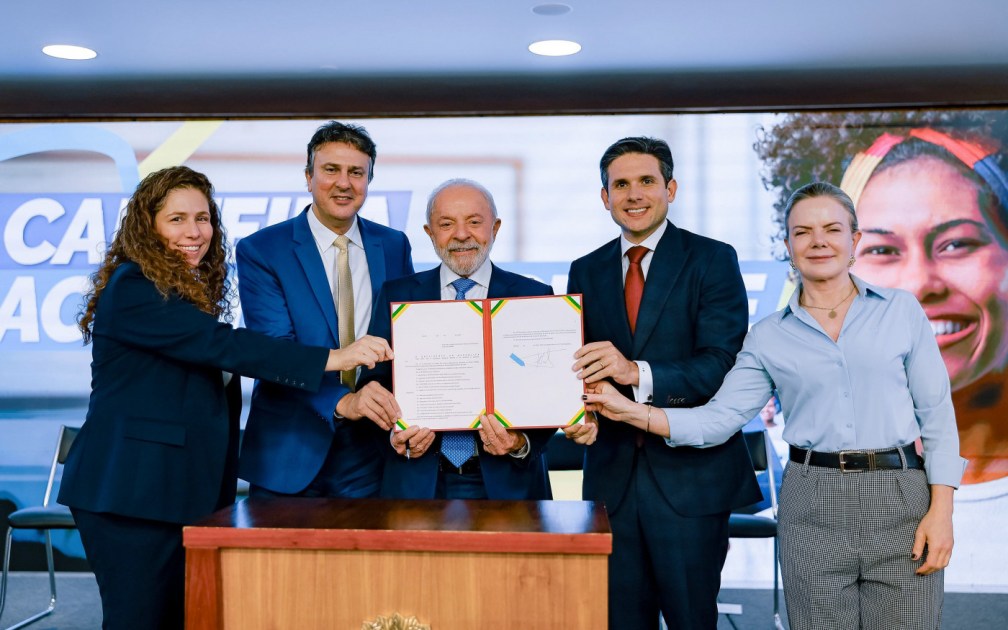 11.09.2025 – Cerimônia de sanção do PL n. 41/2025, que autoriza a criação da Carteira Nacional Docente – CND Presidente da República, Luiz Inácio Lula da Silva, durante cerimônia de sanção do PL n. 41/2025, que autoriza a criação da Carteira Nacional Docente – CND. Palácio do Planalto, Brasília – DF. Foto: Ricardo Stuckert / PR