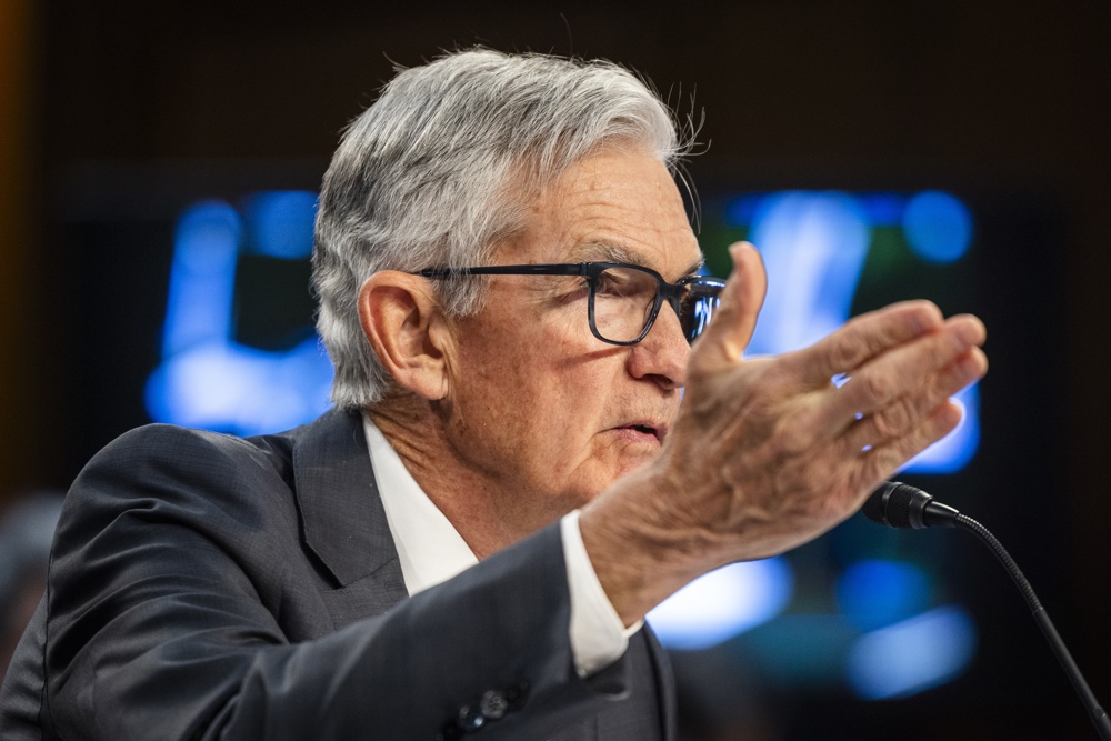 Fed reitera cautela na redução de juros e nega influência política na tomada de decisões