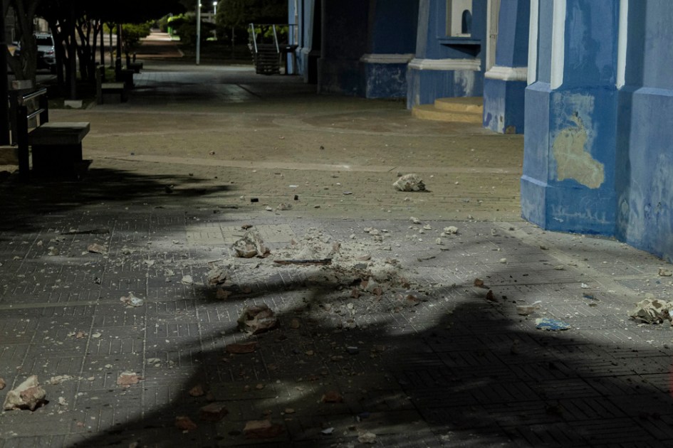 Fotografia dos danos à Igreja de Santa Bárbara devido ao terremoto ocorrido nesta quarta-feira (25) em Maracaibo, na Venezuela
