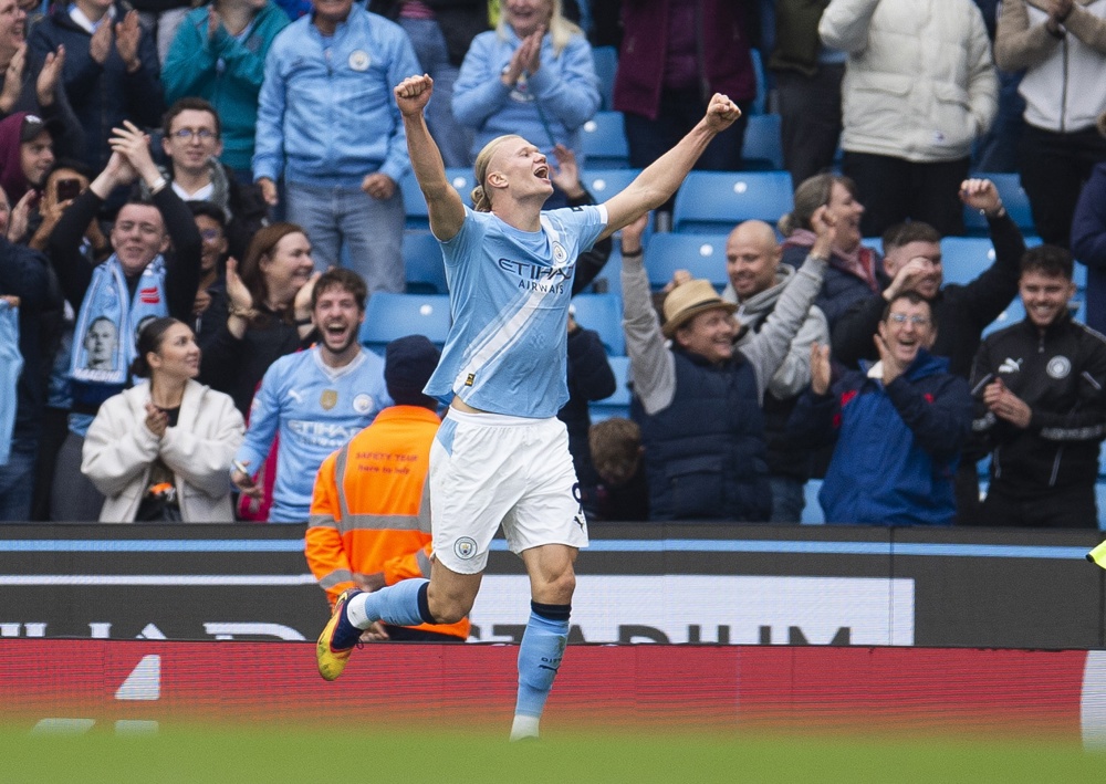 Campeonato Inglês: City goleia, Chelsea leva virada e Liverpool perde a invencibilidade