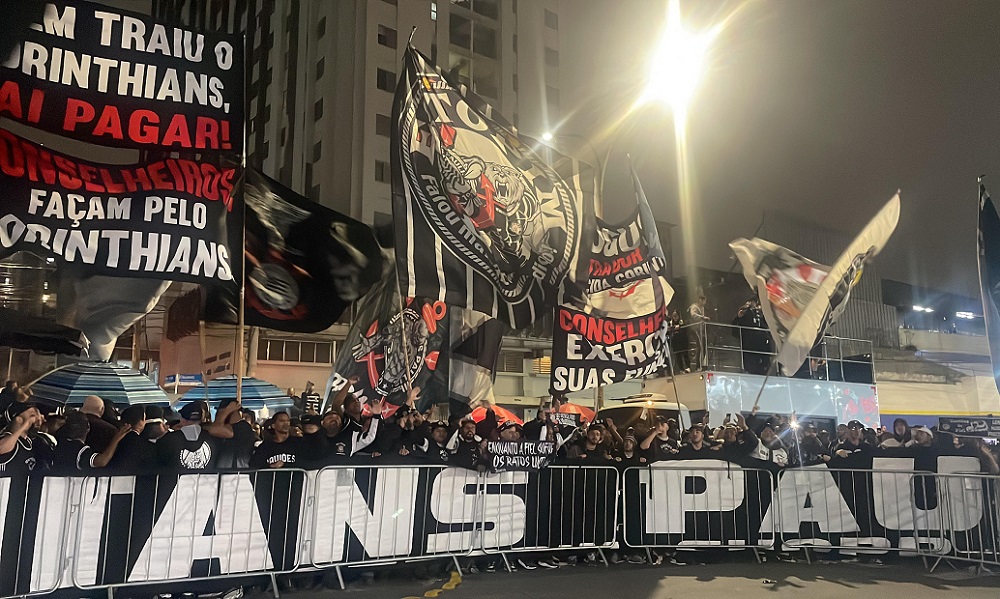 Justiça autoriza quebra de sigilo de cartões corporativos do Corinthians em investigação sobre gastos suspeitos