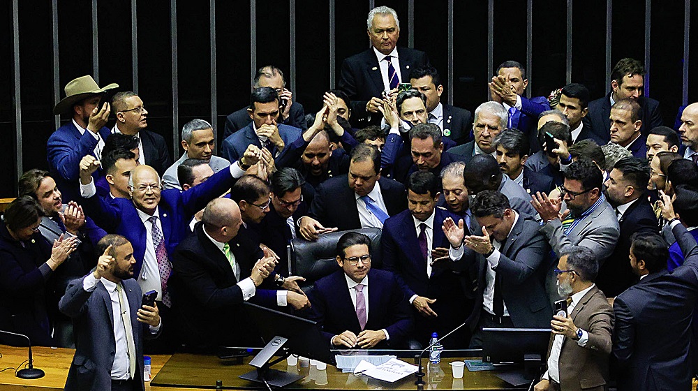 Aliados de Motta afirmam que presidente da Câmara deve trabalhar por redução de penas, inclusive para Bolsonaro