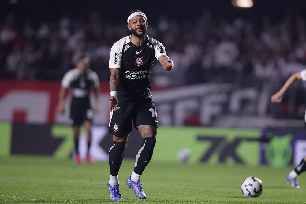 Memphis Depay desabafa nas redes sociais e promete revelar verdades no Corinthians