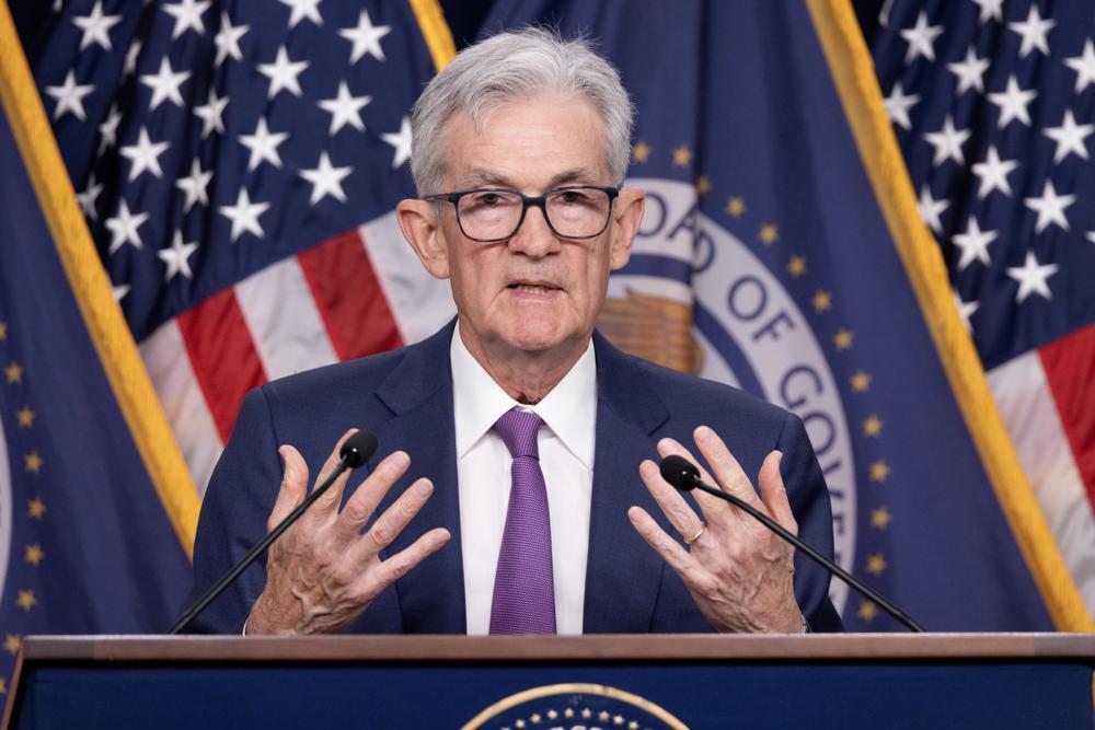 Em meio a pressão de Donald Trump, Jerome Powell admite que pode reduzir taxa de juros nos EUA