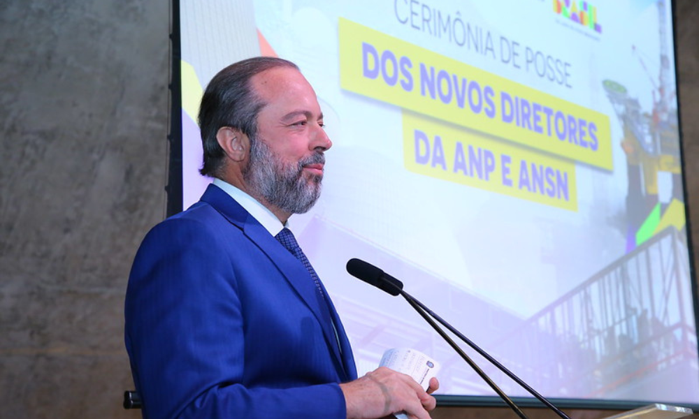Alexandre Silveira afirma que o Brasil precisa investir mais em tecnologia nuclear para se proteger de possíveis ameaças externas