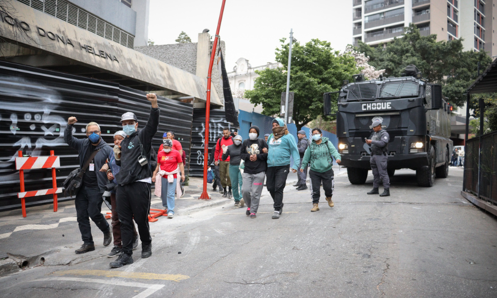 Incidente aconteceu durante manifestação do Movimento de Luta nos Bairros, Vilas e Favelas (MLB) neste domingo (7)