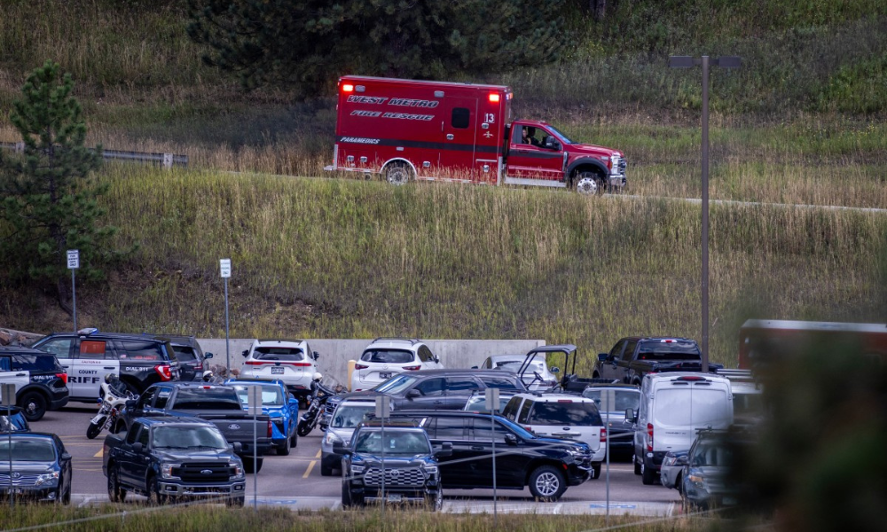 Tiroteio em uma escola secundária na cidade de Evergreen, no Colorado, nos Estados Unidos, deixou estudantes feridos e resultou na morte do atirador