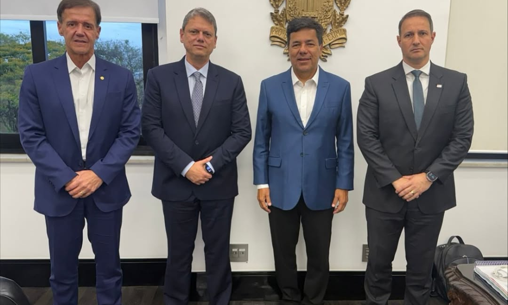 Tarcísio de Freitas recebe os deputados Aluísio Mendes e Mendonça Filho, e também o secretário de Segurança Publica de São Paulo, Guilherme Derrite, para uma conversa sobre a PEC da Segurança Pública