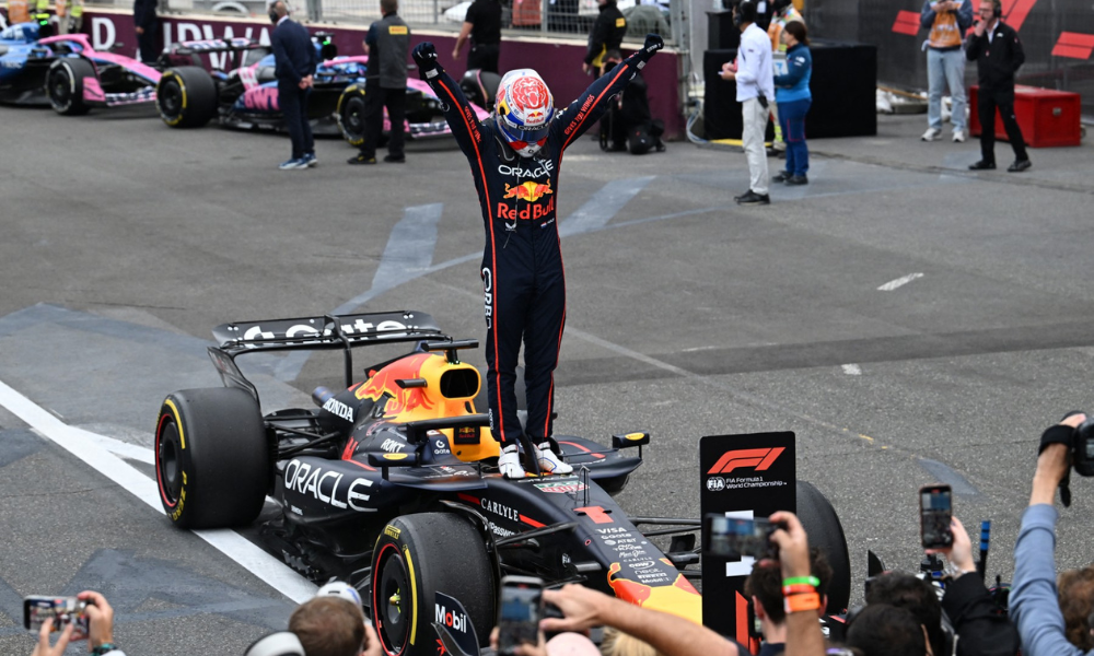 Max Verstappen comemora vitória no GP do Azerbaijão, em Baku