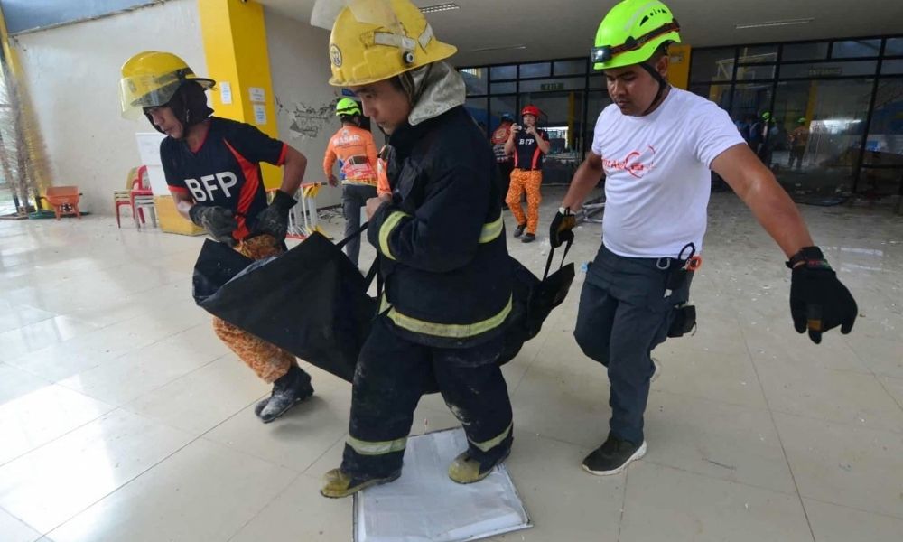 Terremoto nas Filipinas deixa ao menos 69 mortos