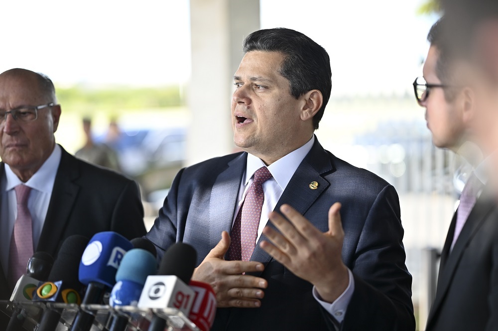 Davi Alcolumbre diz que não há um prazo para deliberar pedido de impeachment de Moraes