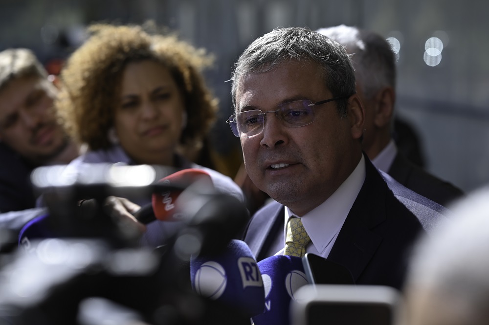 PT pede afastamento de relator por suspeita de parcialidade em processo contra Eduardo Bolsonaro