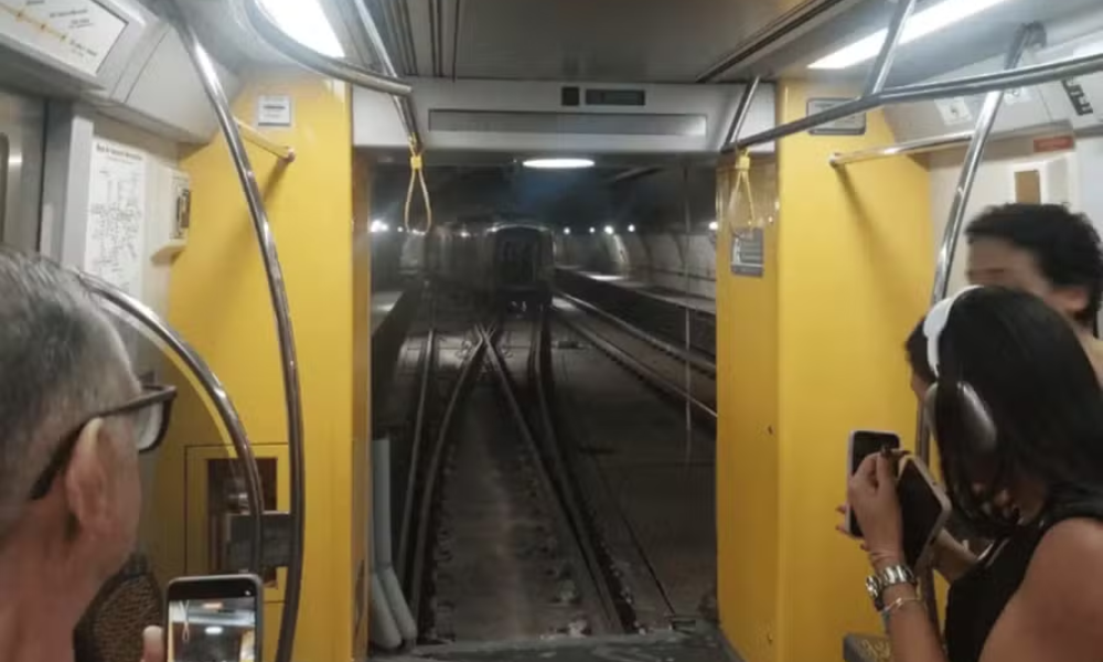 Trem da linha 4-Amarela do Metrô descarrila em São Paulo — Foto: Reprodução/Redes sociais