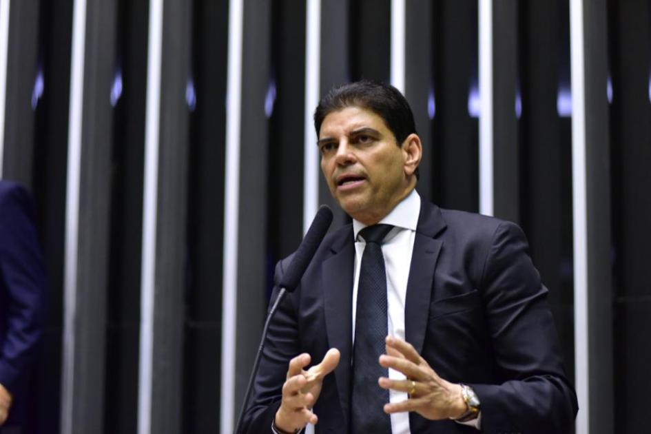 Claudio Cajado no ple