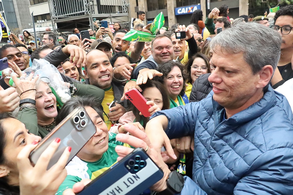 Entenda a estratégia de Tarcísio com o bolsonarismo