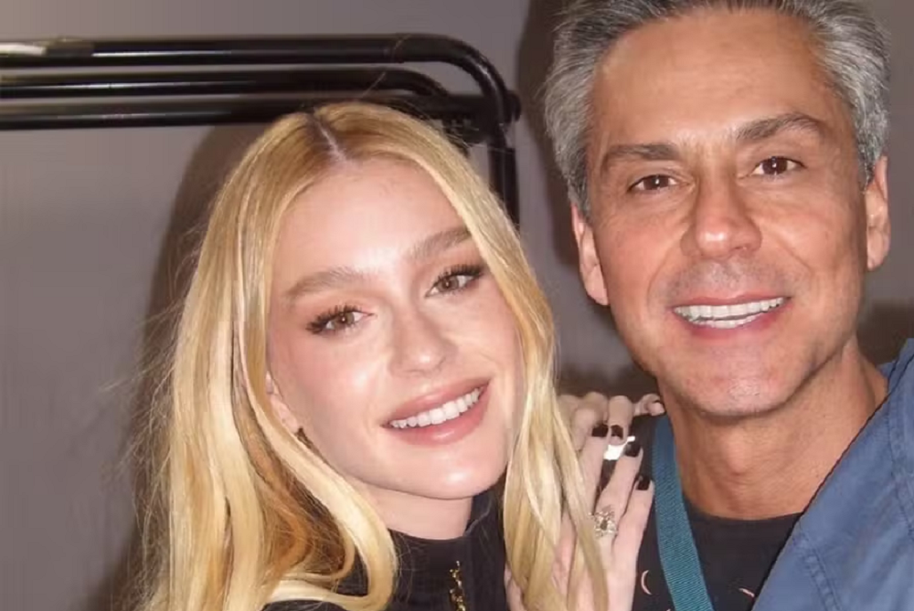 Marina Ruy Barbosa divulga reencontro com Alexandre Nero, seu par romântico em ‘Império’