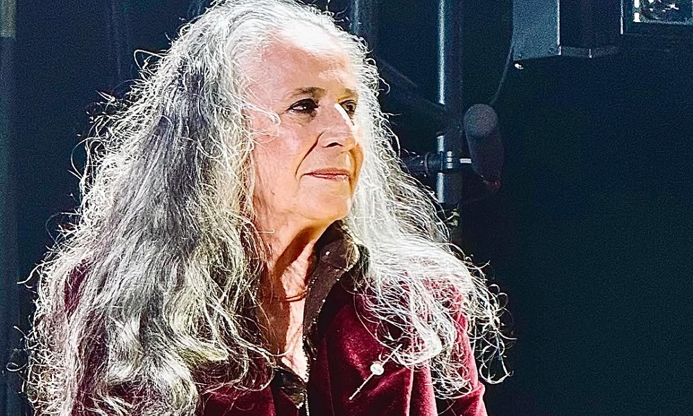 Maria Bethânia anuncia shows extras da turnê de 60 anos de carreira