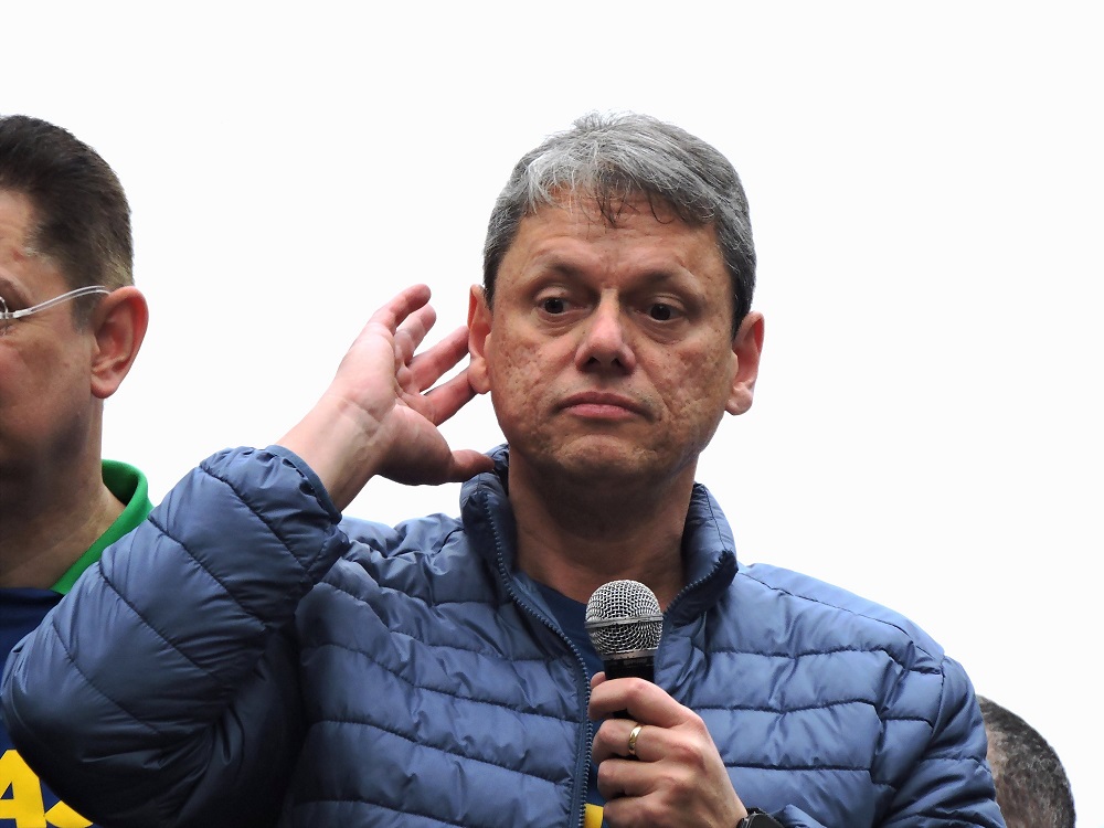 Tarcísio age à revelia de cúpula do Republicanos e segue conselhos de Malafaia e Valdemar