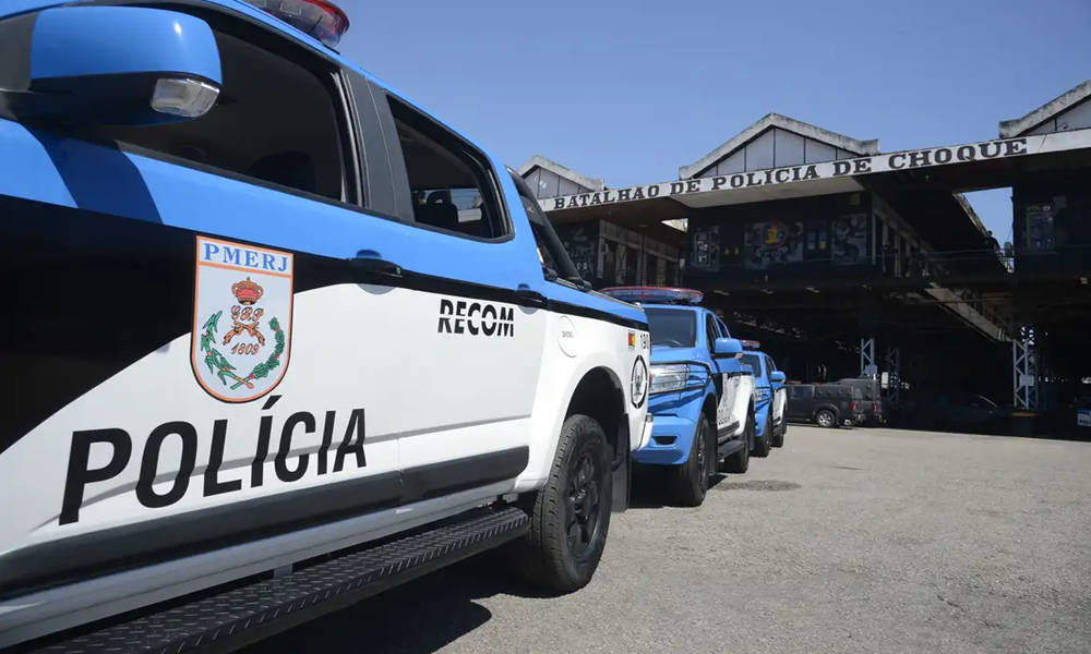 Criança de 5 anos morre e outros dois ficam feridos em ataque a tiros no RJ