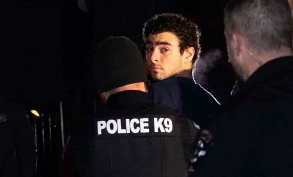 Juiz de Nova York retira acusações de terrorismo contra Luigi Mangione por assassinato de CEO
