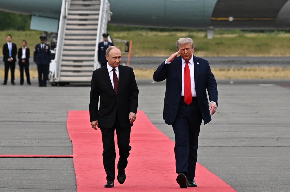 Em meio a dúvidas de Trump sobre suas intenções, Putin propõe reunião com Zelensky em Moscou