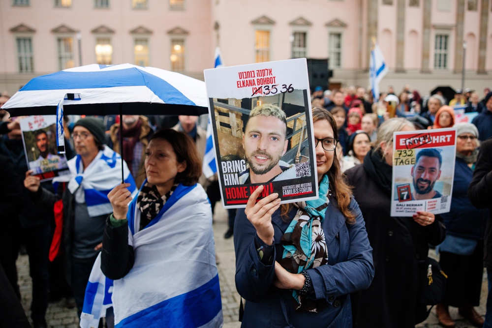 Trump anuncia acordo entre Israel e Hamas para libertação de reféns e cessar-fogo