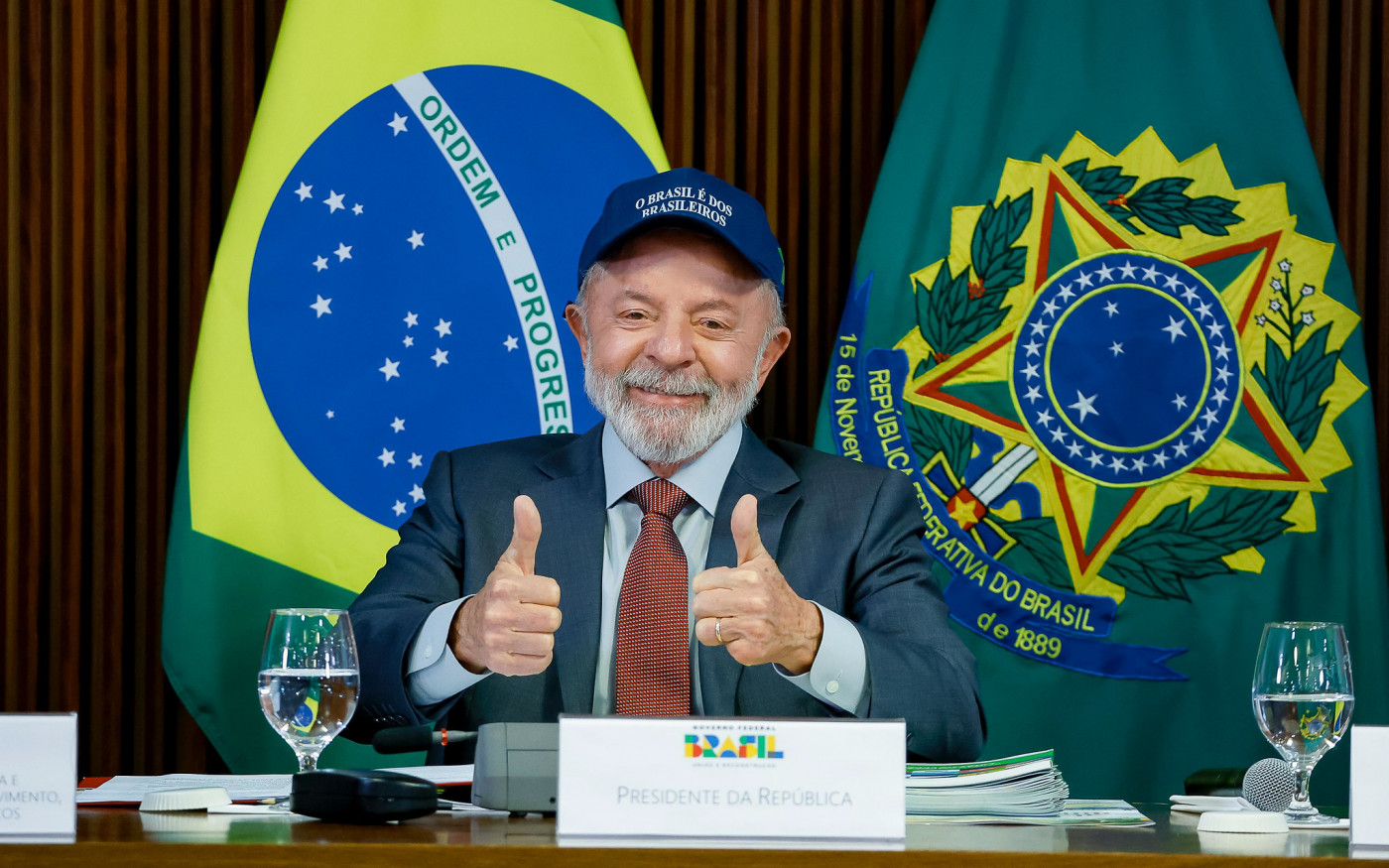Lula tenta ganhar o centrão pró-governo