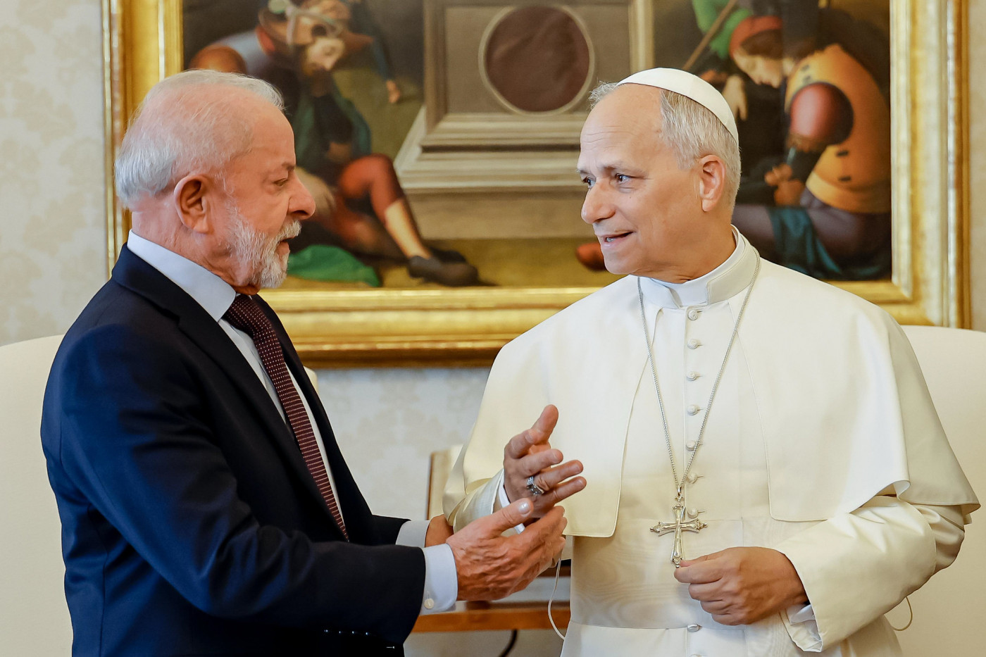 Lula se reúne com Papa Leão XIV no Vaticano e o convida para a COP30