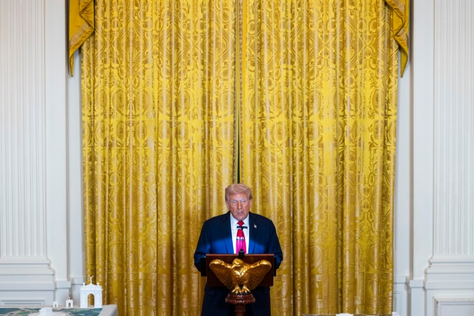 O presidente dos Estados Unidos, Donald Trump, discursa antes de um jantar para arrecadar fundos destinados à ampliação do salão de festas da Casa Branca