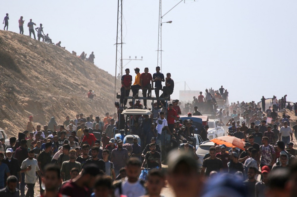 Entre ruínas, palestinos começam a voltar para casa após acordo de cessar-fogo