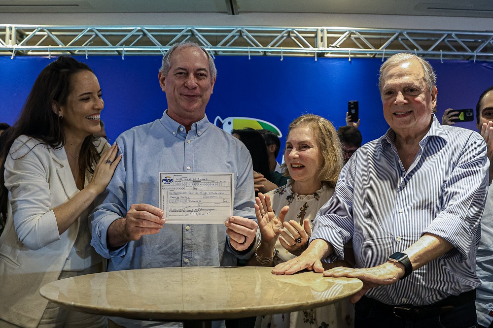 Ciro Gomes retorna ao PSDB em evento em Fortaleza e fala em ‘libertação’ do Estado do Ceará