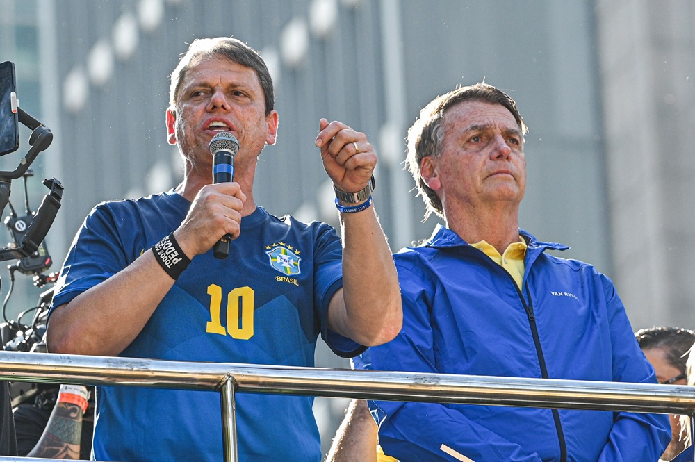 Bolsonaro, Lula e governadores pisam em ovos como pré-candidatos