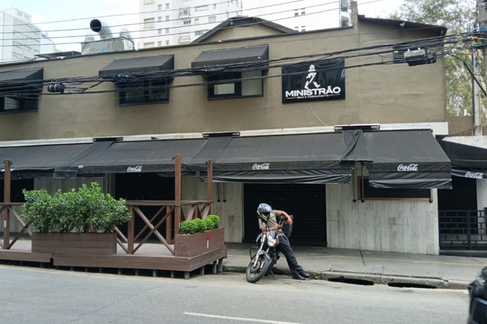 Vista do bar "Ministrão", na Alameda Lorena, nos Jardins, zona oeste de São Paulo, nesta quarta-feira, 01. O local foi interditado na terça-feira, 30, após ser alvo de uma operação da Polícia Civil e das vigilâncias sanitárias do Estado e da Prefeitura de São Paulo.