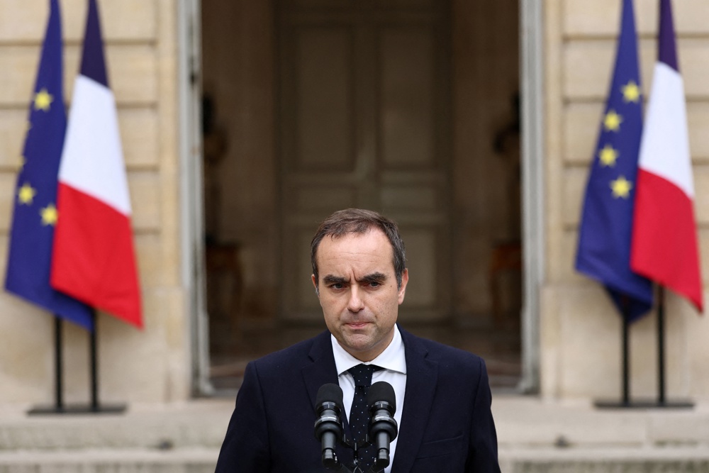 Primeiro-ministro da França, Sébastian Lecornu, renuncia menos de um mês após assumir cargo