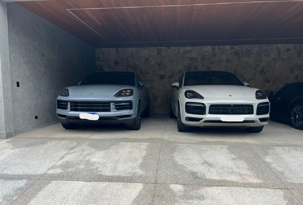 PF apreende Ferrari, Porsche e R$ 135 mil em espécie em nova fase da Operação Sem Desconto