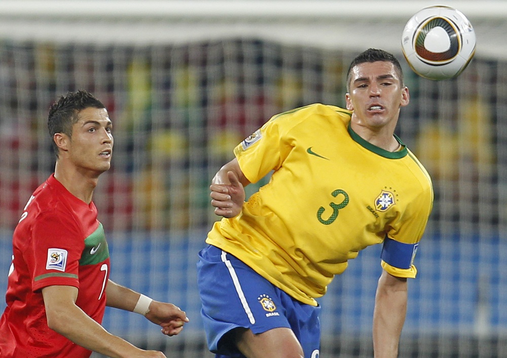Jogo entre Brasil e Portugal na Copa de 2010 frustrou expectativas da torcida