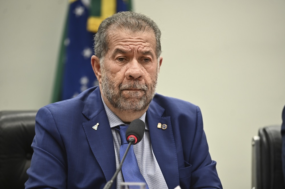 Depoimento de Carlos Lupi na CPI do INSS gera tensão no governo