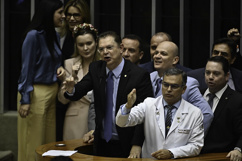 Oposição comemora derrubada da MP alternativa ao IOF: ‘Brasil não aguenta mais impostos’